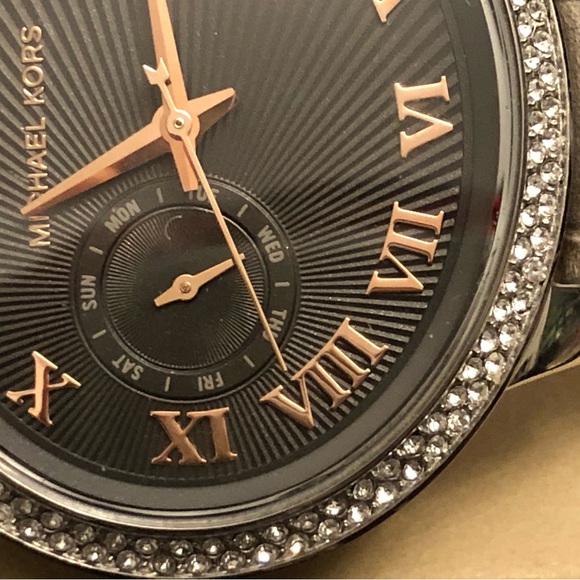 Michael Kors Pave Watch with Grey Leather Straps - Picture 5 of 13